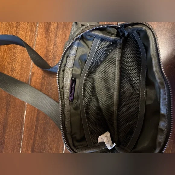 NWOT Lululemon Everywhere Belt Bag Green Camo Unisex - Picture 6 of 7